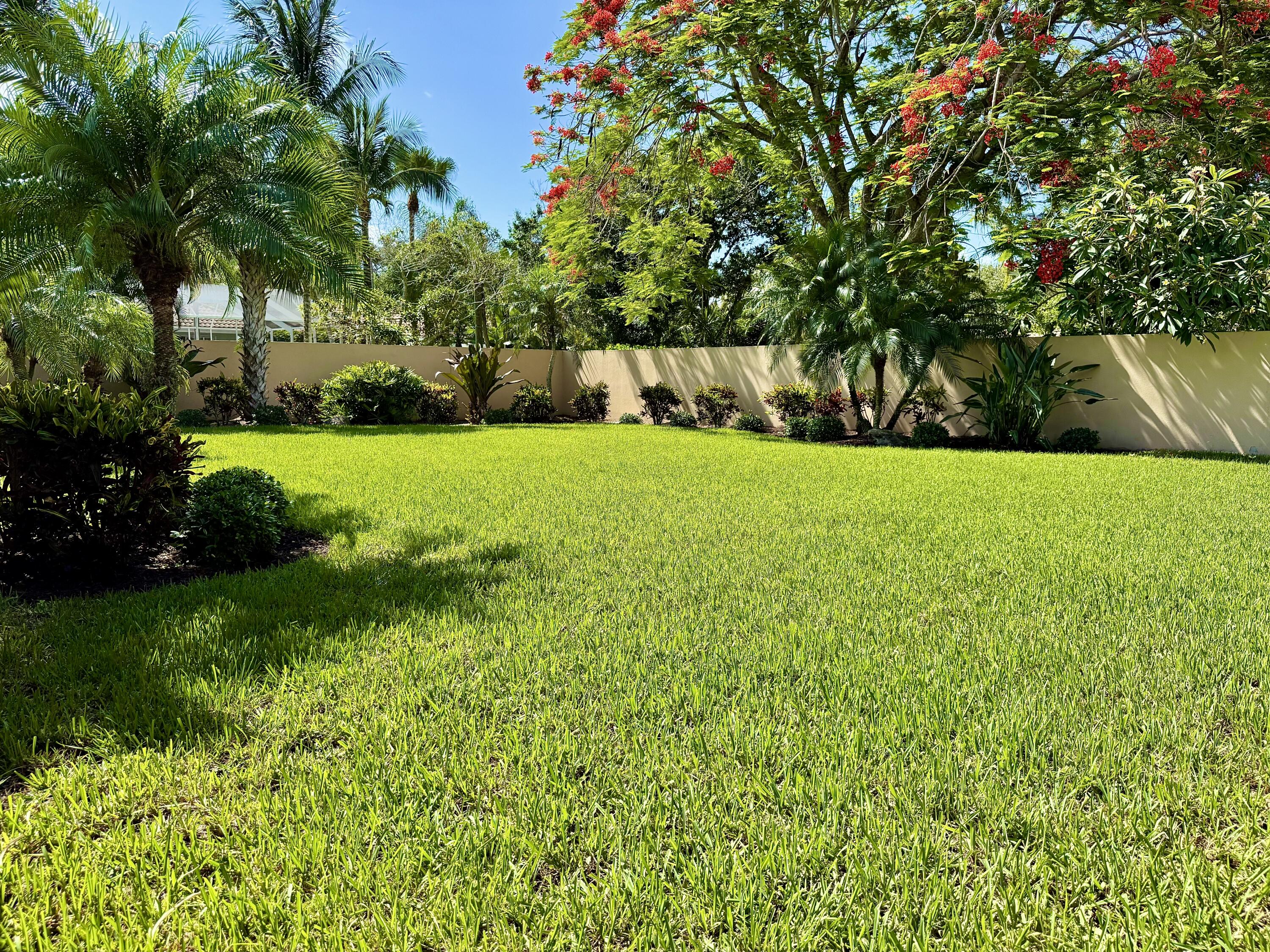 187 Hampton Circle Jupiter, FL 33458 - Photo 65 of 80 Back Yard