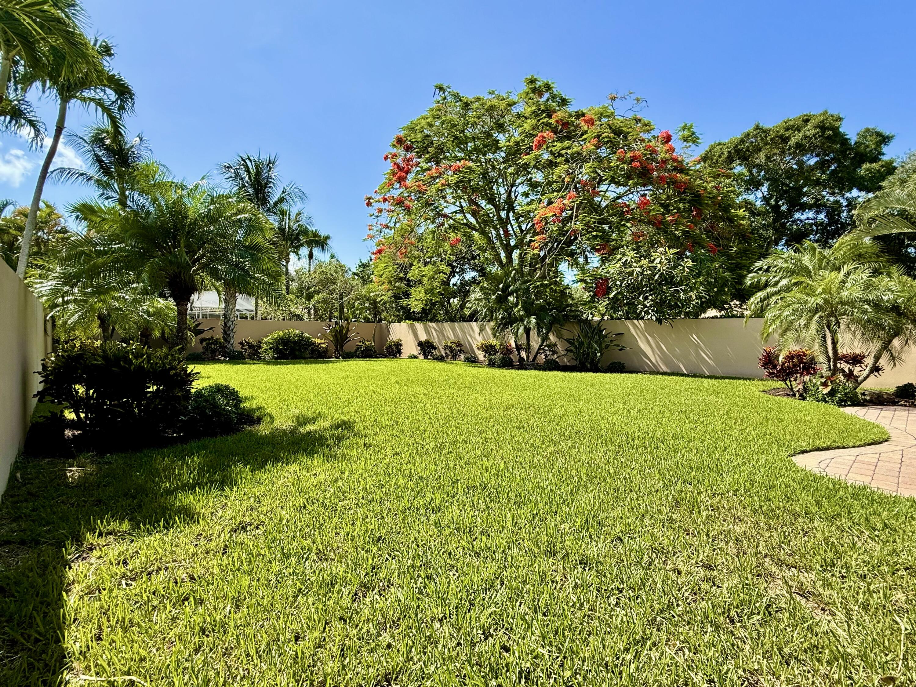 187 Hampton Circle Jupiter, FL 33458 - Photo 67 of 80 Back Yard