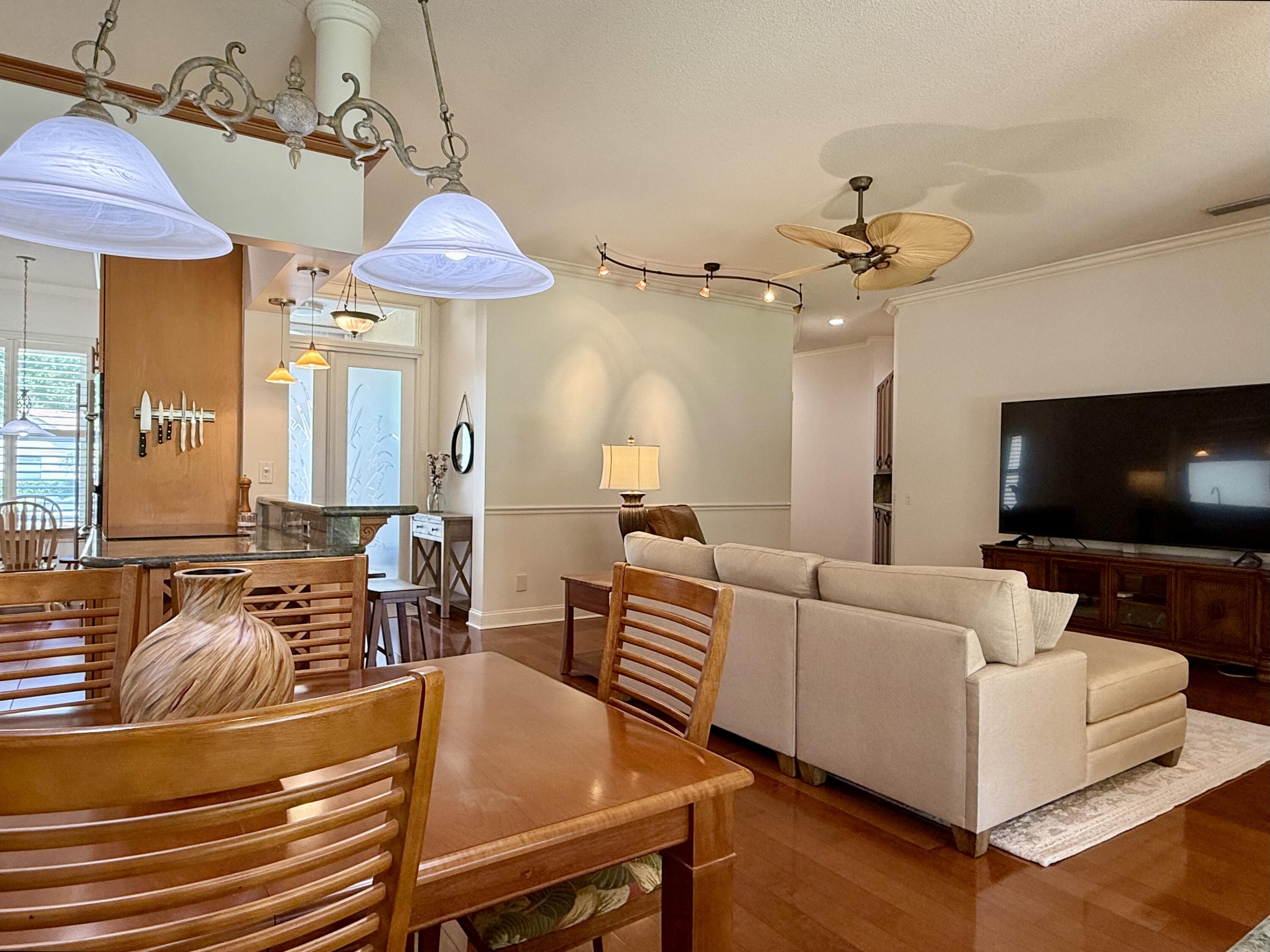 187 Hampton Circle Jupiter, FL 33458 - Photo 9 of 80 Living Room