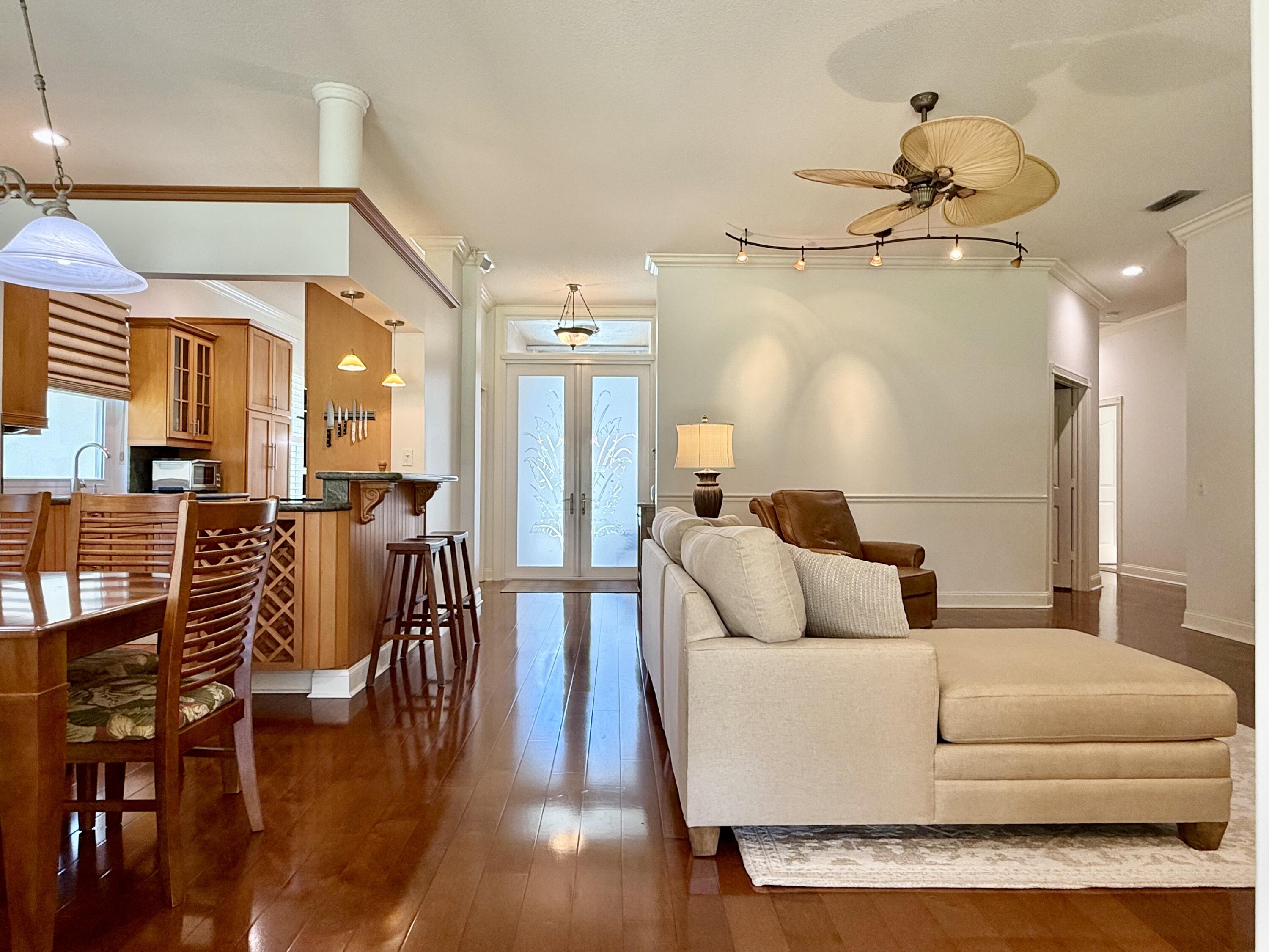 187 Hampton Circle Jupiter, FL 33458 - Photo 10 of 80 Living Room