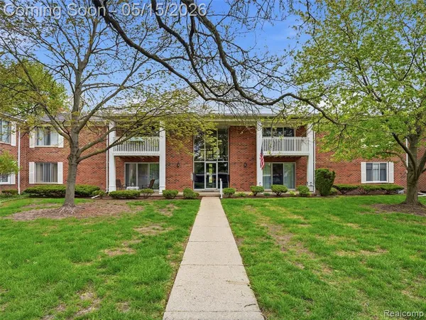 $175,000 | 42231 Toddmark Lane, Clinton Township, MI 48038