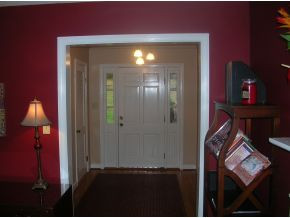 308 Fieldcrest Road Bristol, TN 37620 - Photo 4 of 11 Inviting Enterence