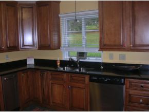 308 Fieldcrest Road Bristol, TN 37620 - Photo 9 of 11 Beauitful Kitchen