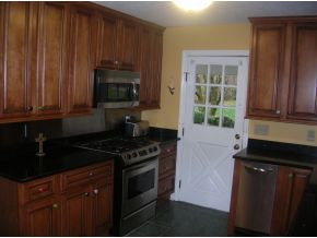 308 Fieldcrest Road Bristol, TN 37620 - Photo 10 of 11 Stainless Steel Appliances