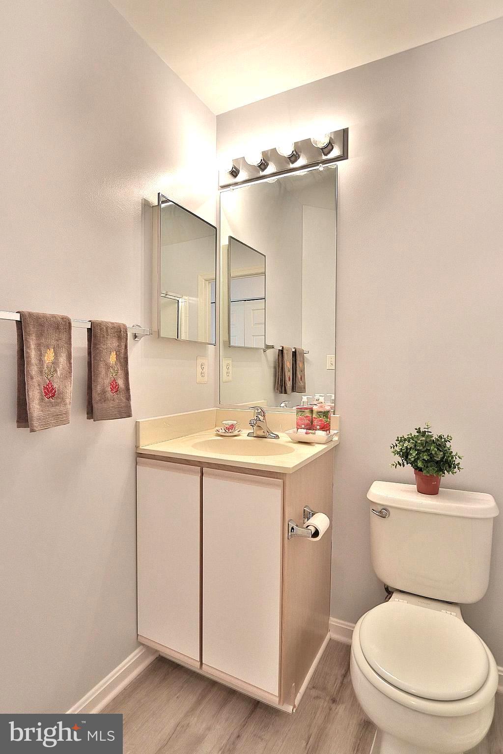 114 Rabbit Chase Drive Laurel, MD 20724 - Photo 22 of 37 Hallway Full bath w/ new faucet