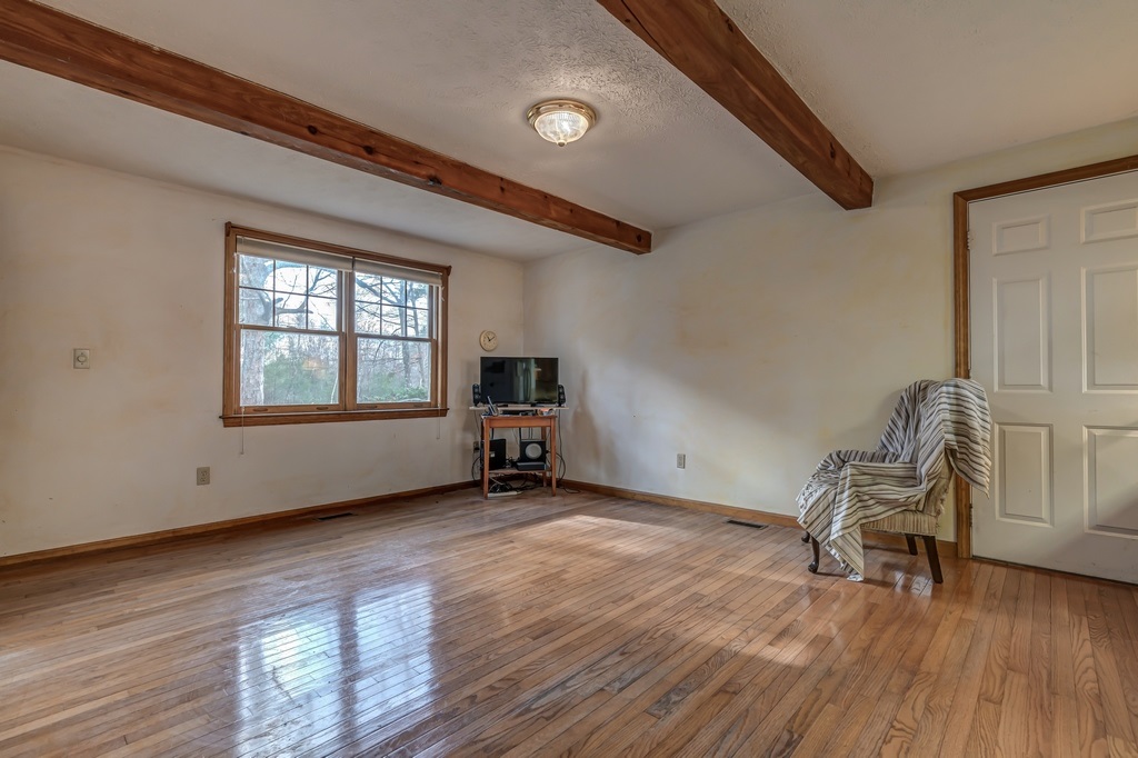 26 Highfields Road Wilton, NH 03086 - Photo 5 of 36 Gallery Image 5