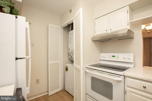 $2,500 | 1808 Old Meadow Road, Unit 507, McLean, VA 22102