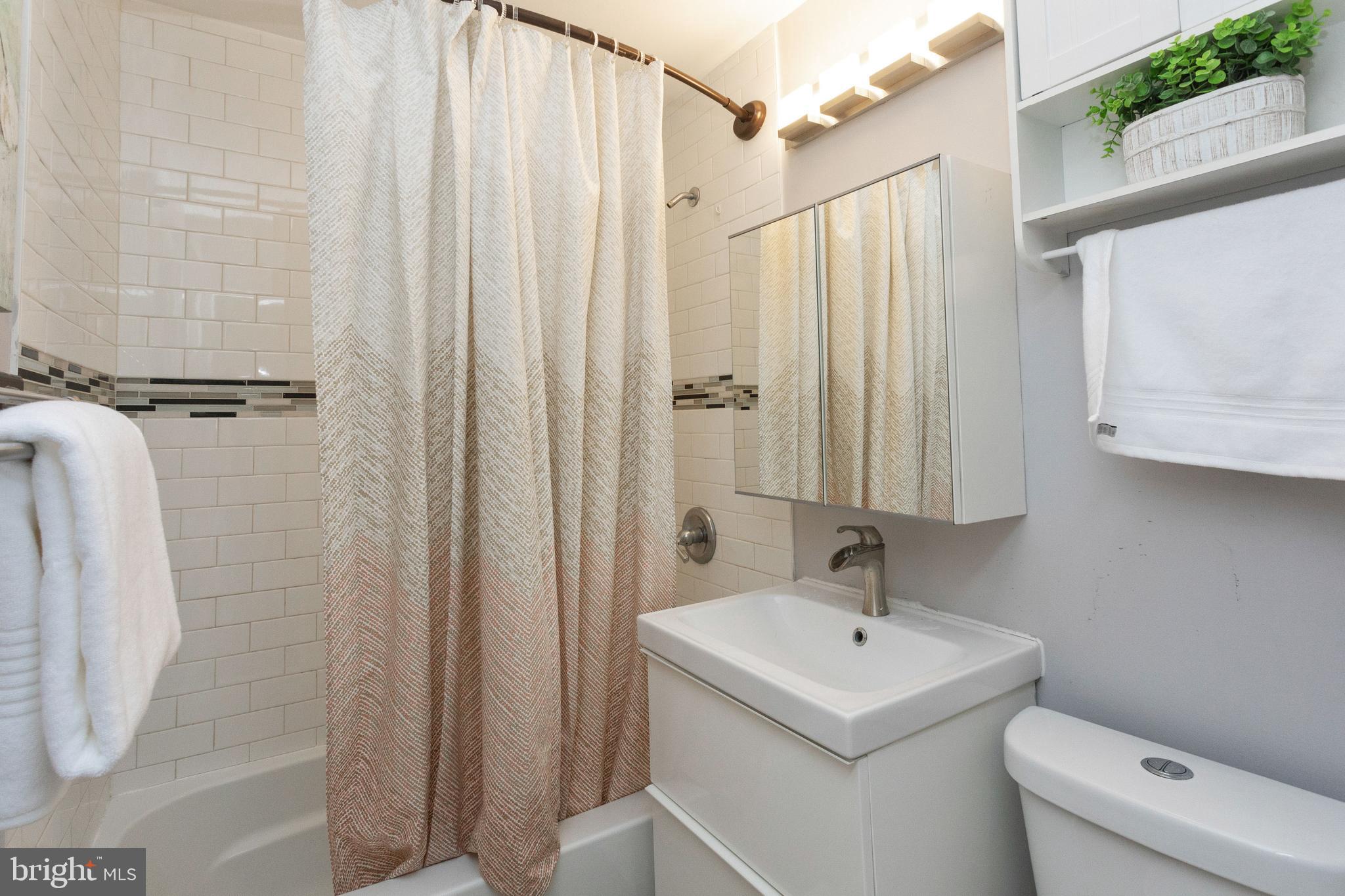 8251 Longpoint Road Baltimore, MD 21222 - Photo 16 of 52