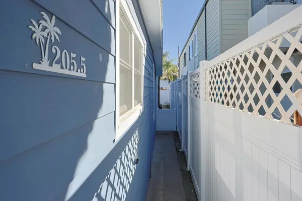 $3,000 | 205-5 C Avenue, Coronado, CA 92118