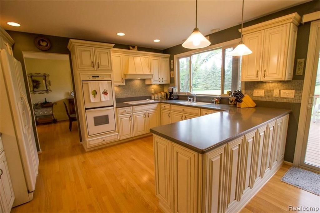 960 West Rose Center Road Holly, MI 48442 - Photo 23 of 74
