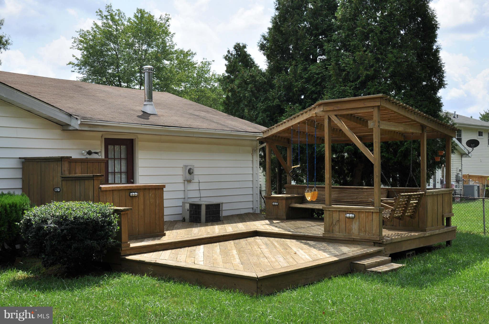 713 North York Road Sterling, VA 20164 - Photo 6 of 23 Deck