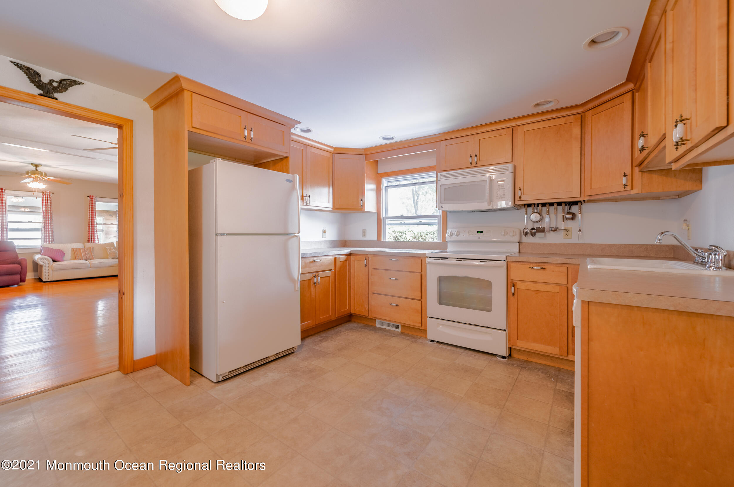 804 Rue Avenue Point Pleasant, NJ 08742 - Photo 22 of 47 Kitchen 3