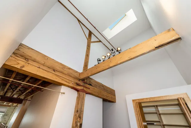 $260,000 | 904 East Pearson Street, Unit 113, Milwaukee, WI 53202