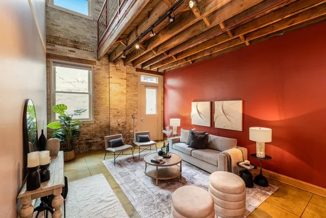 $260,000 | 904 East Pearson Street, Unit 113, Milwaukee, WI 53202