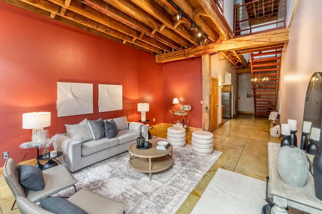 $260,000 | 904 East Pearson Street, Unit 113, Milwaukee, WI 53202