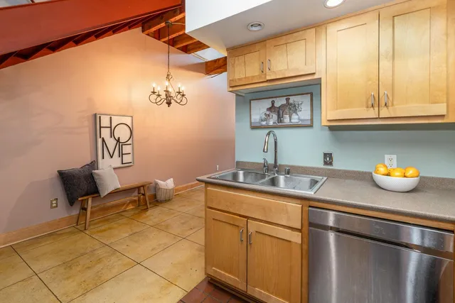 $260,000 | 904 East Pearson Street, Unit 113, Milwaukee, WI 53202