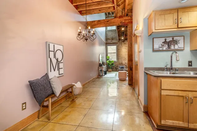 $260,000 | 904 East Pearson Street, Unit 113, Milwaukee, WI 53202