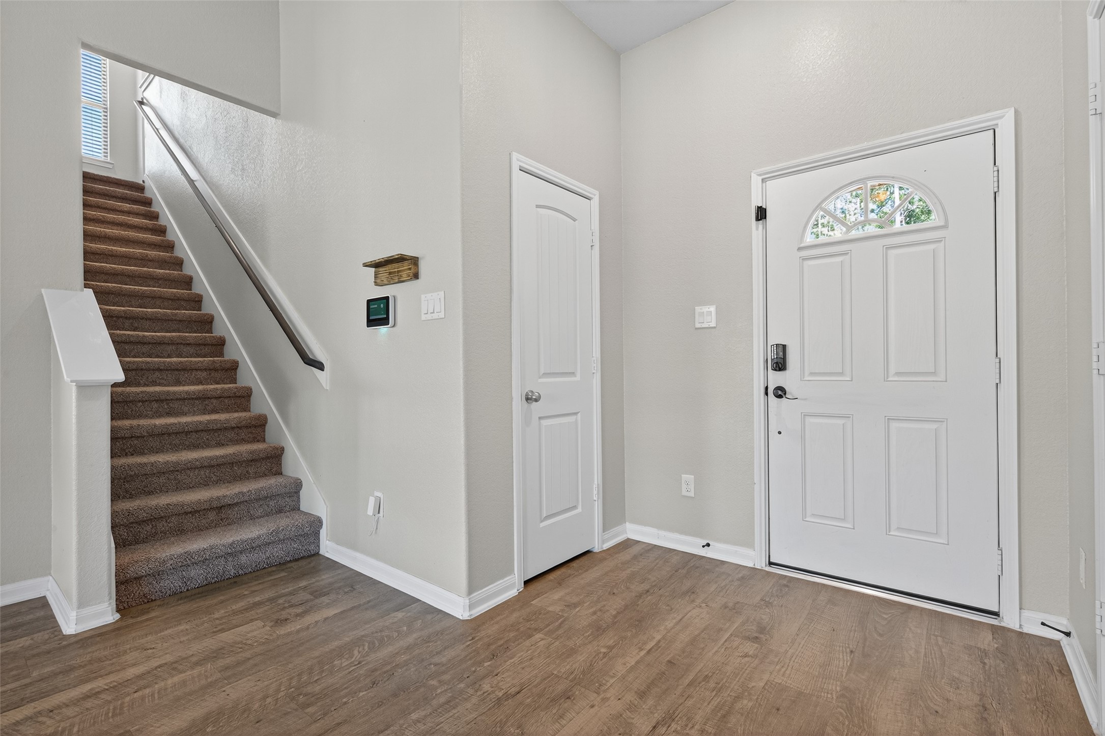 26108 Morgan Cemetery Road Cleveland, TX 77328 - Photo 4 of 39 a view of an entryway with hallway