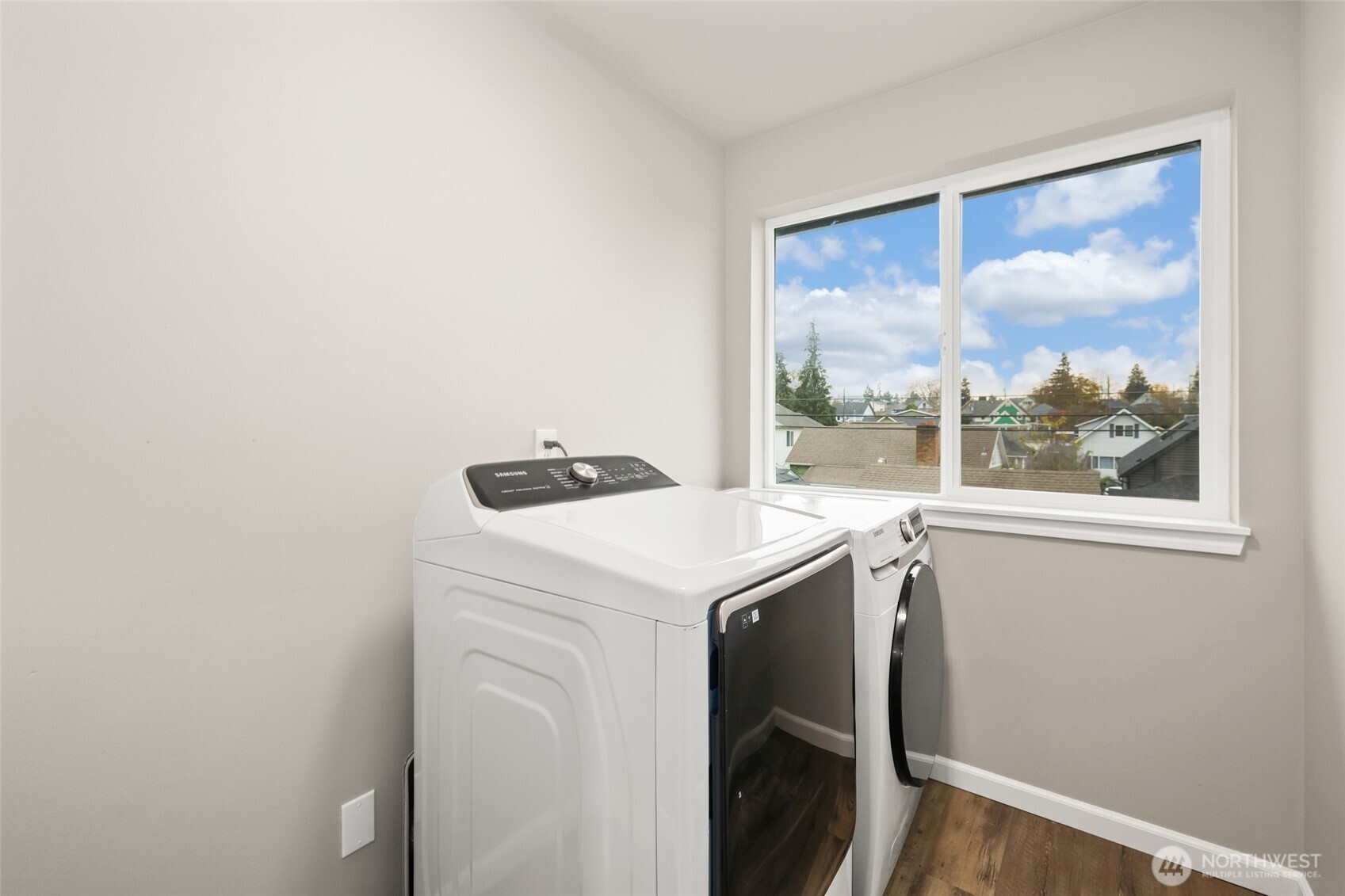 3626 East Howe Street Tacoma, WA 98404 - Photo 25 of 28 a utility room with dryer and washer