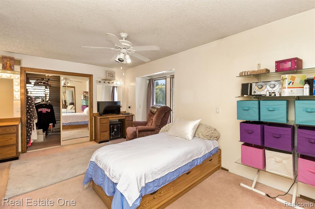 39860 Ryan Road Sterling Heights, MI 48310 - Photo 37 of 61