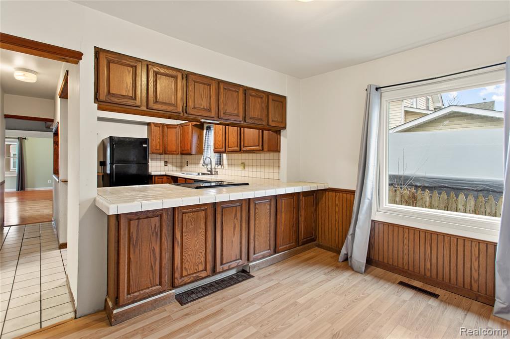 225 West Ridge Street Owosso, MI 48867 - Photo 8 of 46