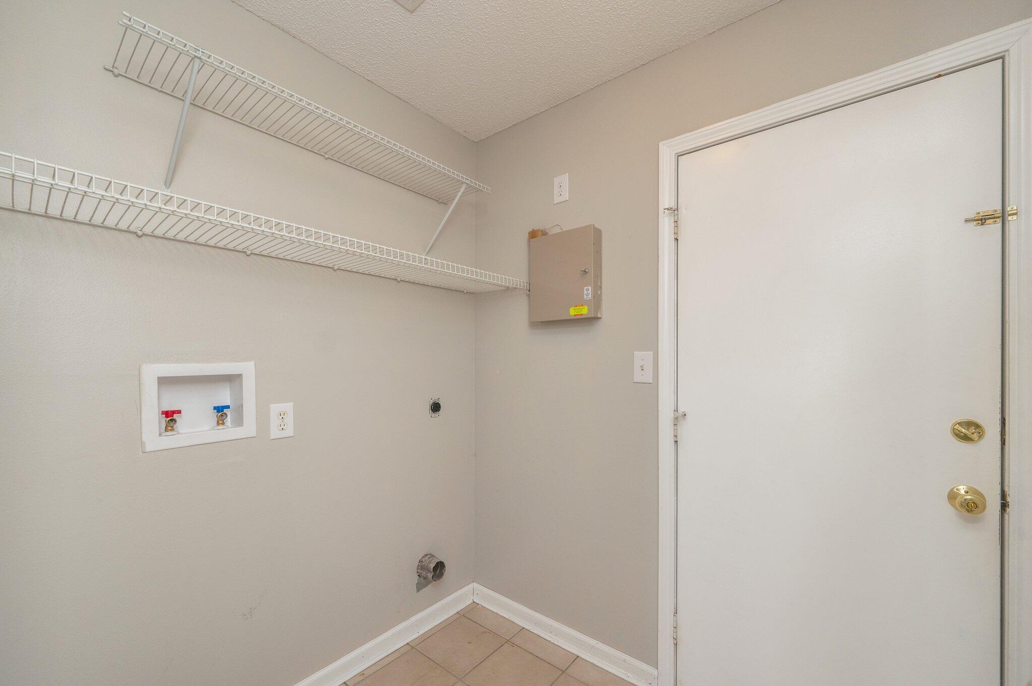 903 Twain Lane Crestview, FL 32536 - Photo 45 of 58 a view of small space