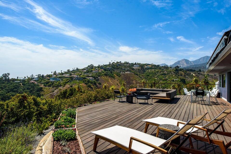 80 Chase Drive Santa Barbara, CA 93108 - Photo 16 of 18 a view of a terrace with sitting area