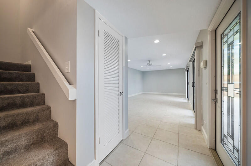 1420 Ocean Way, Unit 6B Jupiter, FL 33477 - Photo 11 of 33 J1 6B entry