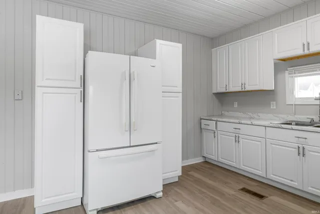 $164,900 | 603 South Stone Street, Winchester, IN 47394