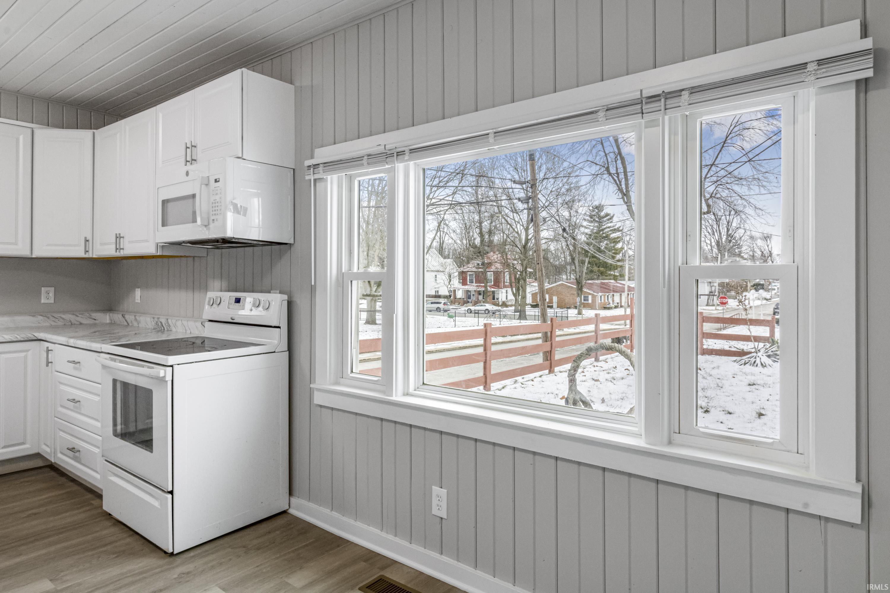 603 South Stone Street Winchester, IN 47394 - Photo 10 of 36