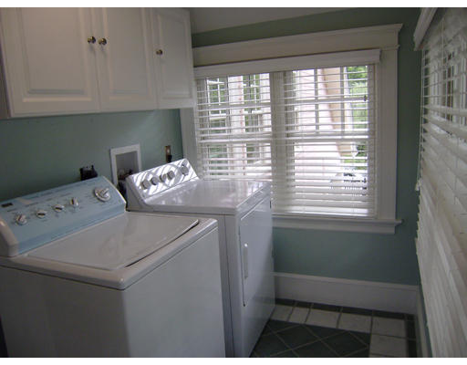 39 Cottage Street Wellesley, MA 02482 - Photo 13 of 14 Gallery Image 13