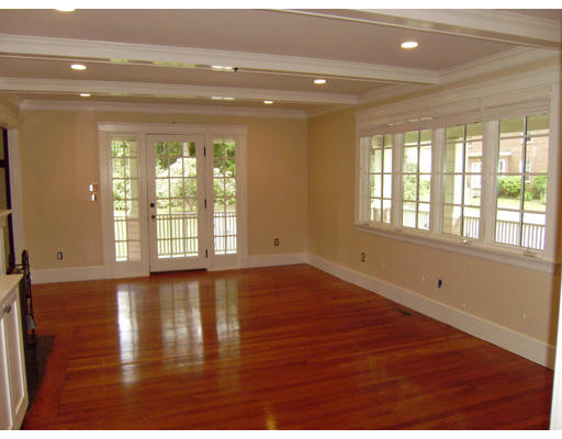 39 Cottage Street Wellesley, MA 02482 - Photo 7 of 14 Gallery Image 7