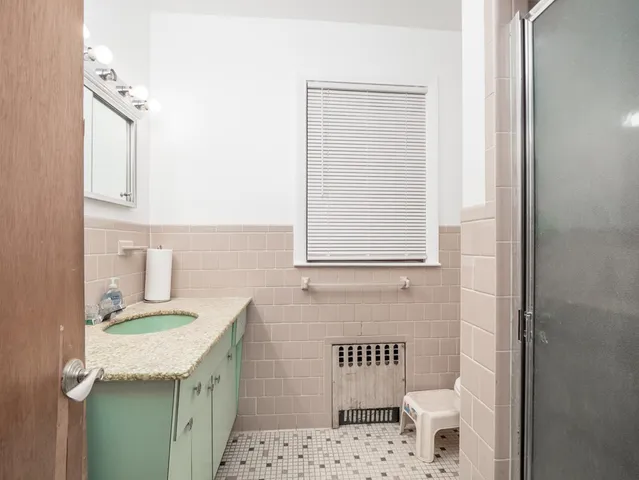 $4,000 | 68 Apthorp Street, Quincy, MA 02170