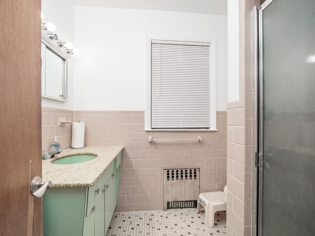 68 Apthorp Street Quincy, MA 02170 - Photo 15 of 28