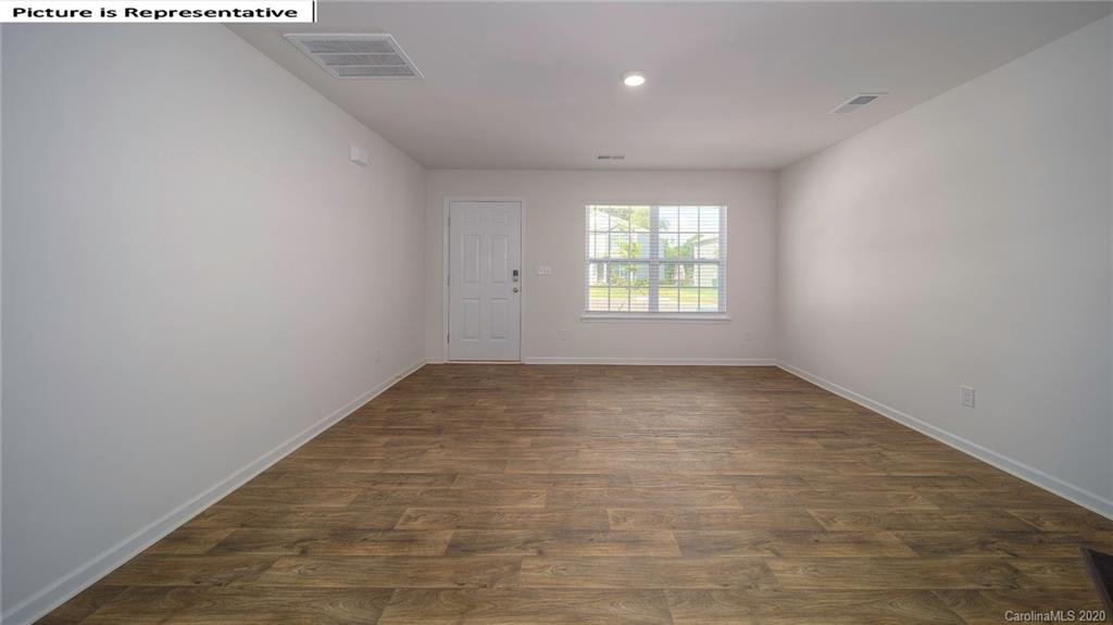 7237 Finnigan Road Charlotte, NC 28215 - Photo 4 of 28 Gallery Image 4