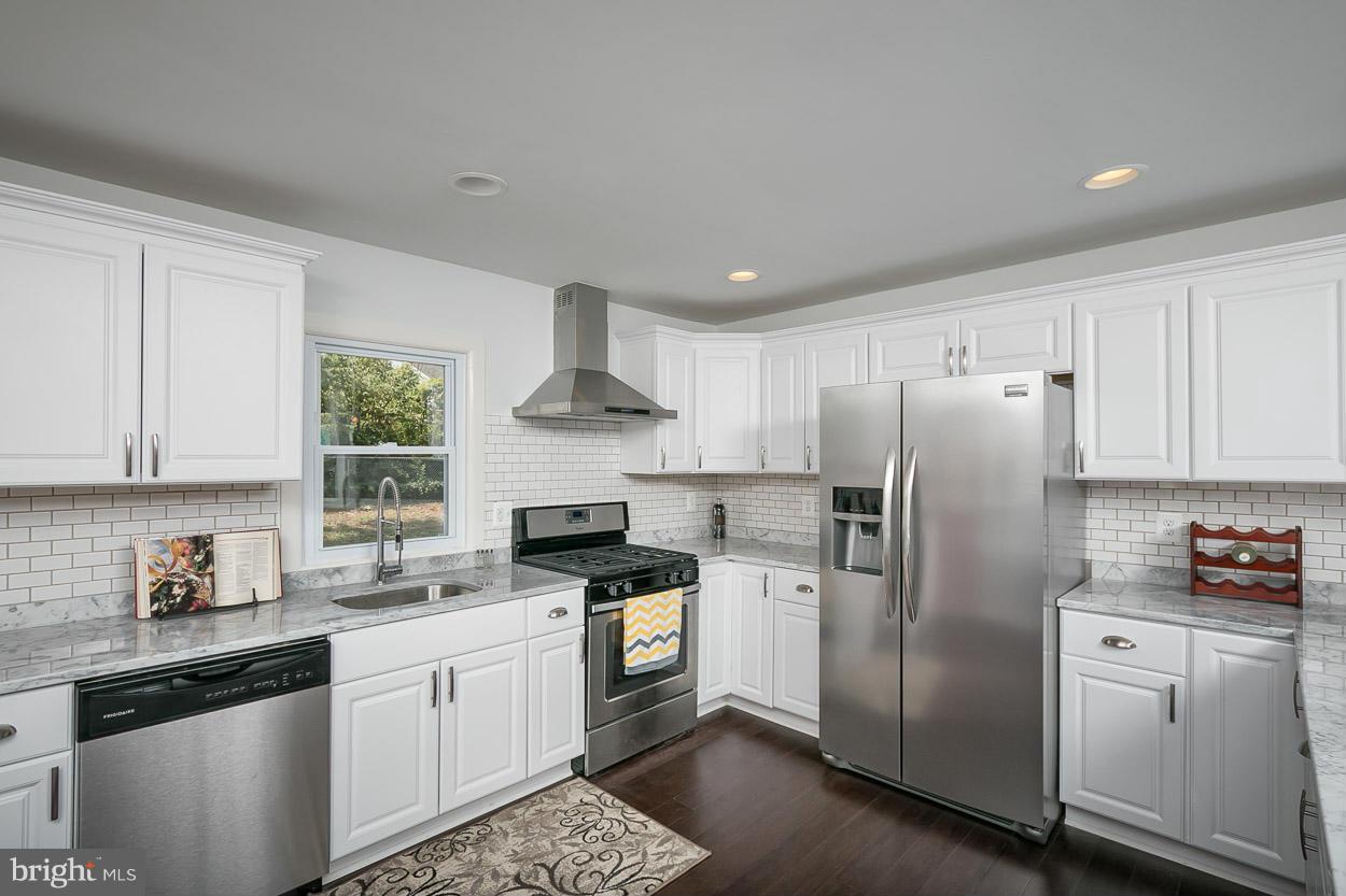 205 Mountain Road Linthicum, MD 21090 - Photo 15 of 26 Kitchen