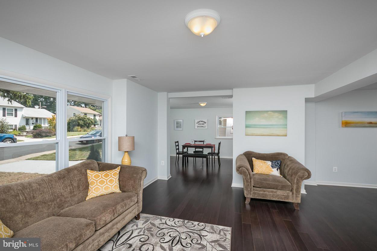 205 Mountain Road Linthicum, MD 21090 - Photo 9 of 26 Living Room