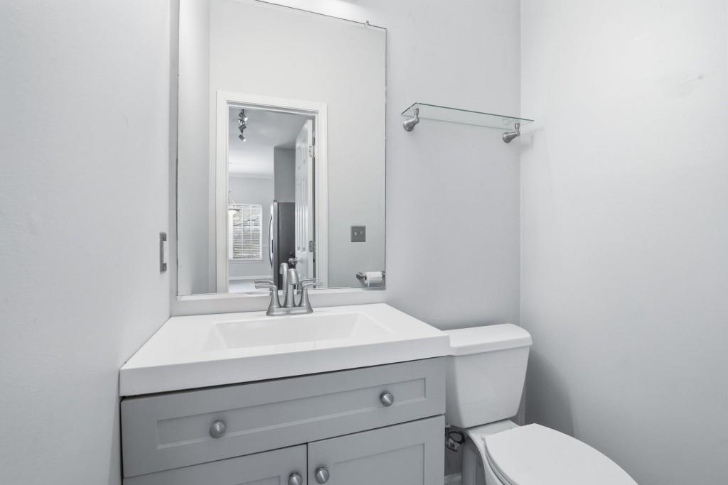 1732 Pryor Road Southwest, Unit 803 Atlanta, GA 30315 - Photo 12 of 26 a bathroom with a sink toilet