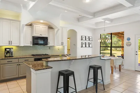 $877,000 | 501 E Trail, Spicewood, TX 78669