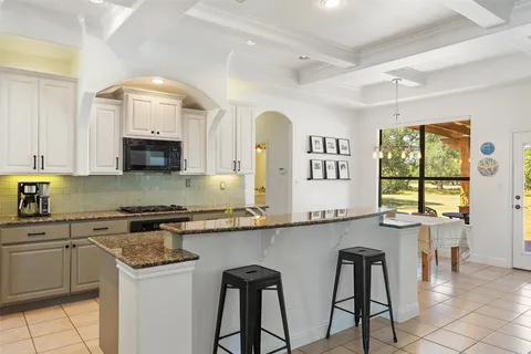 $877,000 | 501 E Trail, Spicewood, TX 78669