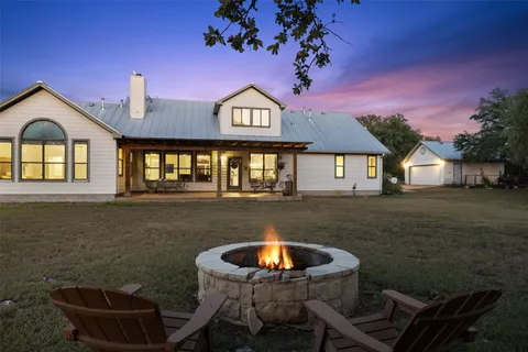 $877,000 | 501 E Trail, Spicewood, TX 78669