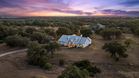 $877,000 | 501 E Trail, Spicewood, TX 78669