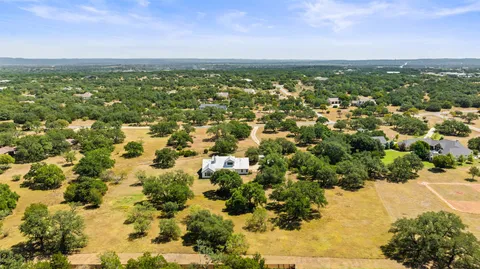 $877,000 | 501 E Trail, Spicewood, TX 78669