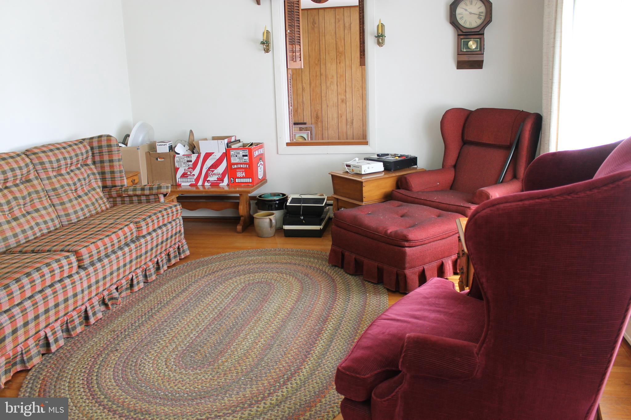 20 Radcliff Road Womelsdorf, PA 19567 - Photo 11 of 34 Living Room