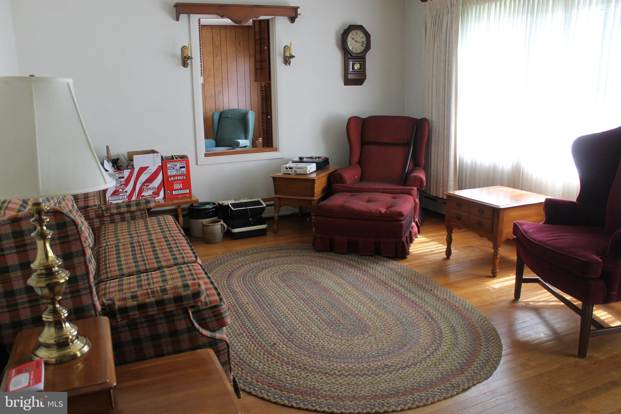 20 Radcliff Road Womelsdorf, PA 19567 - Photo 10 of 34 Living Room