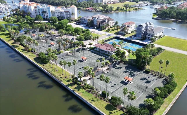 $1,049,000 | 37 Kingfisher Lane, Palm Coast, FL 32137