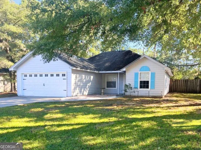 $1,800 | 304 McQueen Circle, St. Marys, GA 31558
