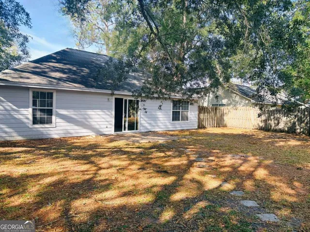 $1,800 | 304 McQueen Circle, St. Marys, GA 31558