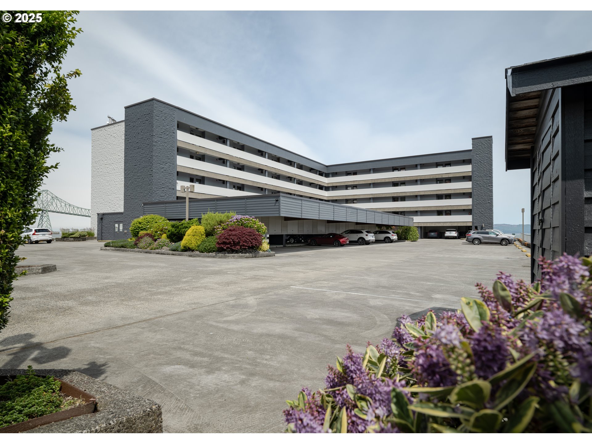 a picture of a building