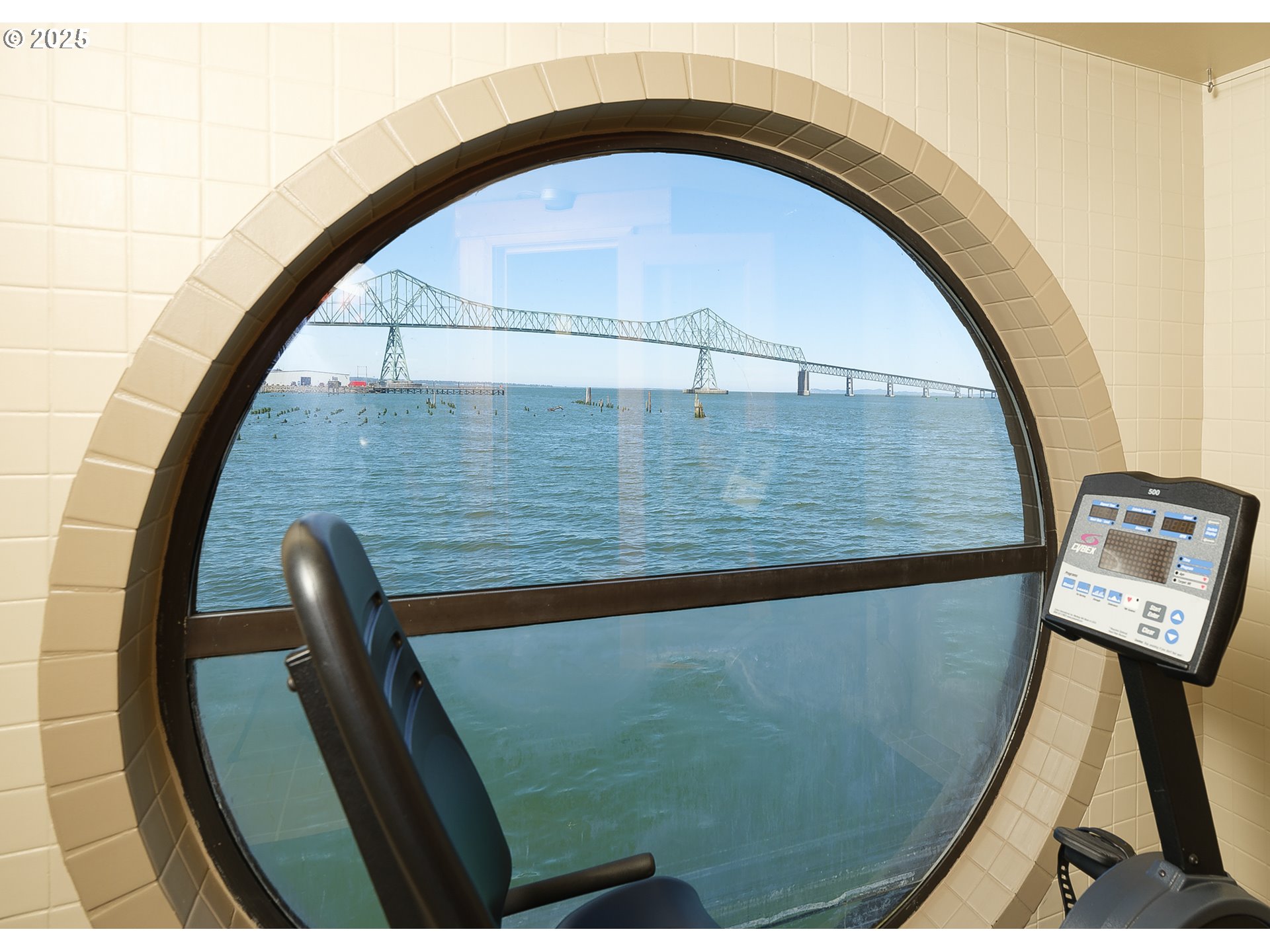 1 3rd Street, Unit 209 Astoria, OR 97103 - Photo 29 of 37 a view of entryway